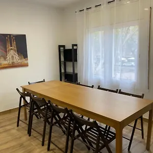 tarradellas-apartments.topbarcelonahotels.com/